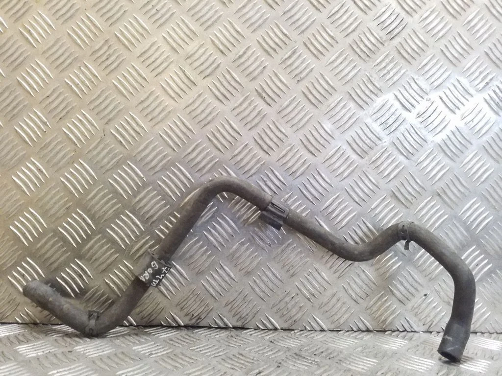 Engine coolant pipe/hose