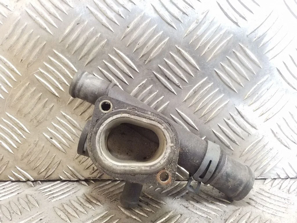 Motora dzesēšanas caurule (-es)/šļūtene (-es) 038121133