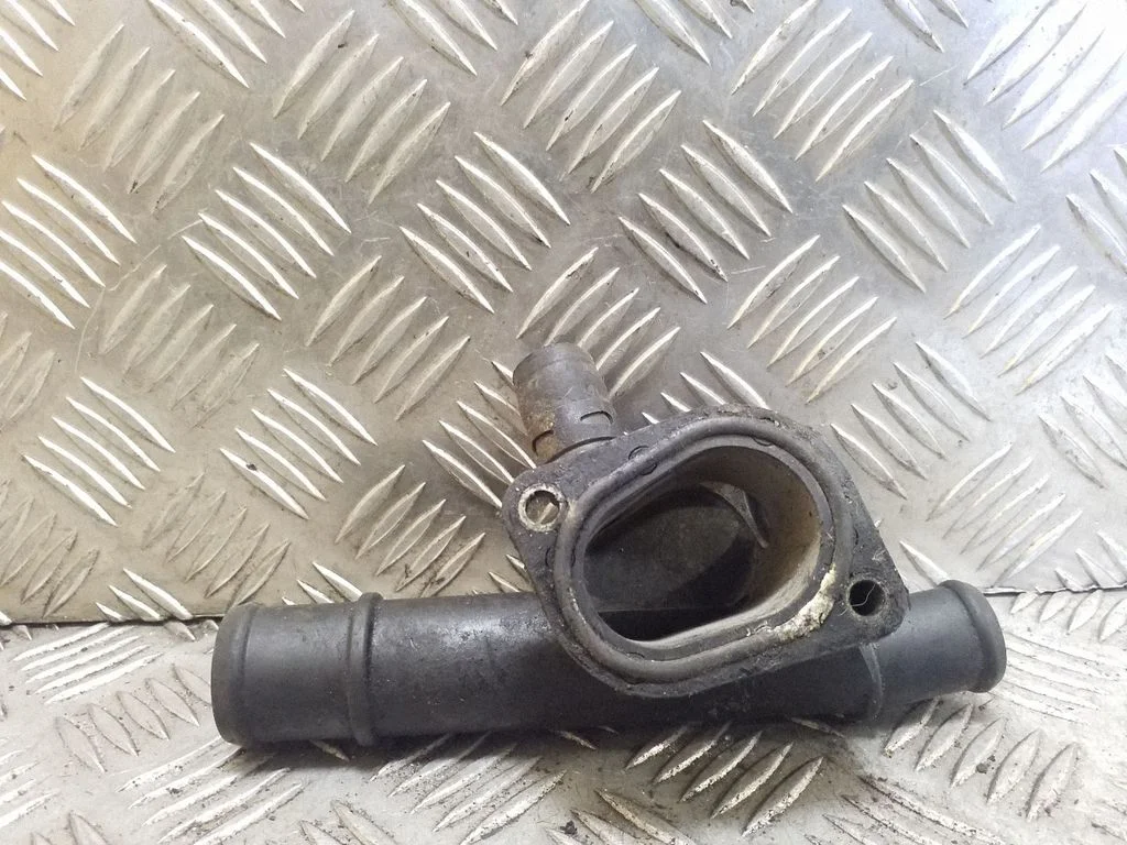 Motora dzesēšanas caurule (-es)/šļūtene (-es) 038121133