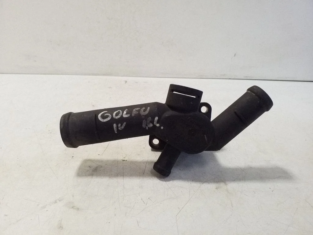 Engine coolant pipe/hose 06A121133D