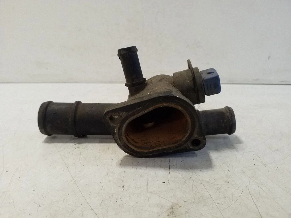 Engine coolant pipe/hose 038121133