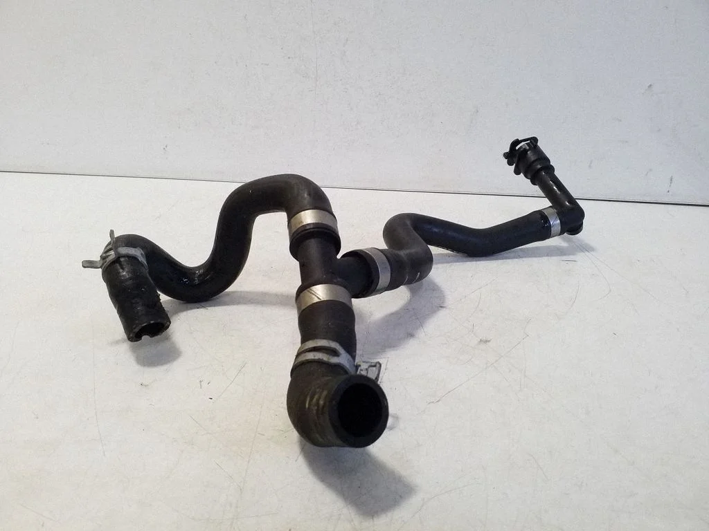 Engine coolant pipe/hose 31368145