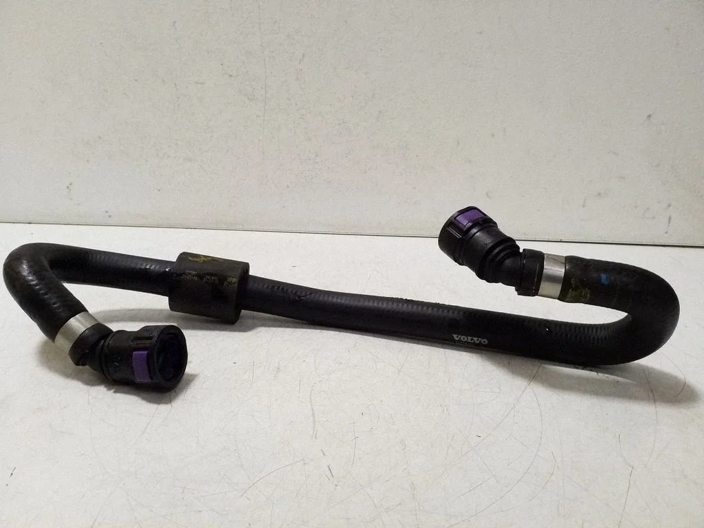 Engine coolant pipe/hose 31338404