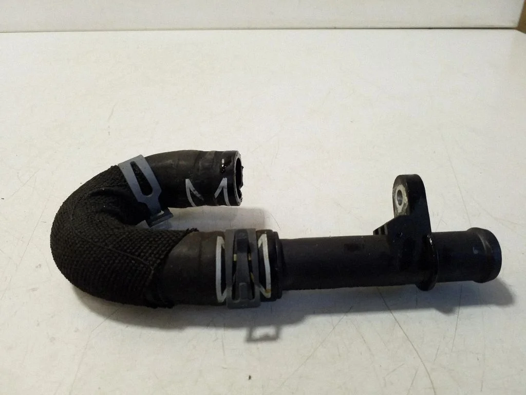 Engine coolant pipe/hose 4KE145947M