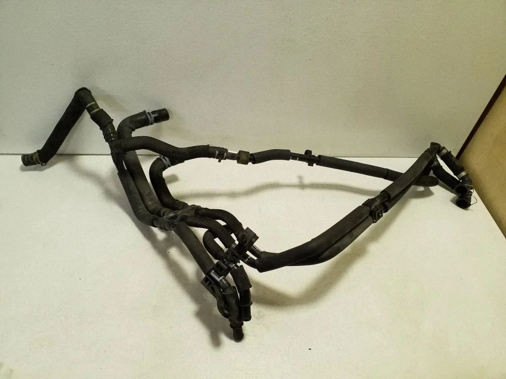 Engine coolant pipe/hose 4KE819928G