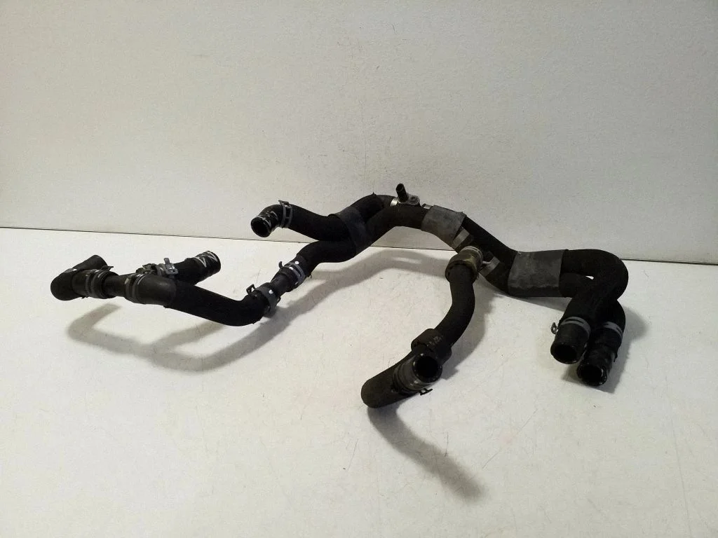 Engine coolant pipe/hose 4KE145920E