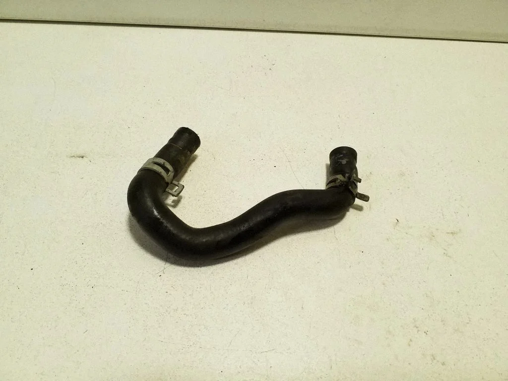 Engine coolant pipe/hose
