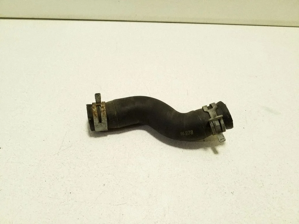 Engine coolant pipe/hose