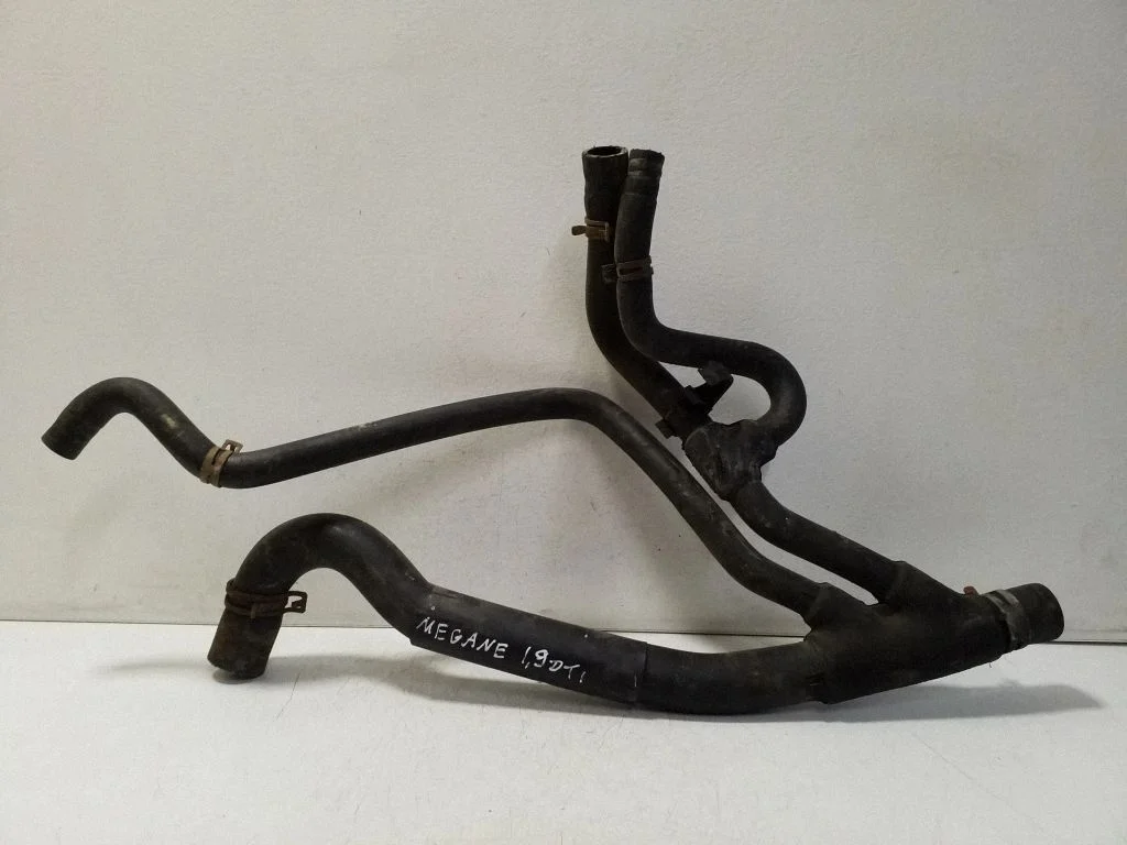 Engine coolant pipe/hose