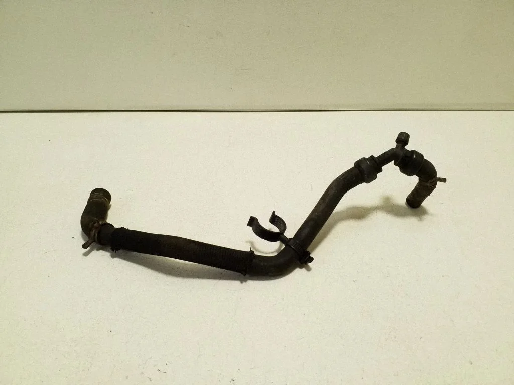 Engine coolant pipe/hose