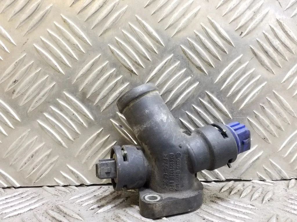 Engine coolant pipe/hose 074121133B
