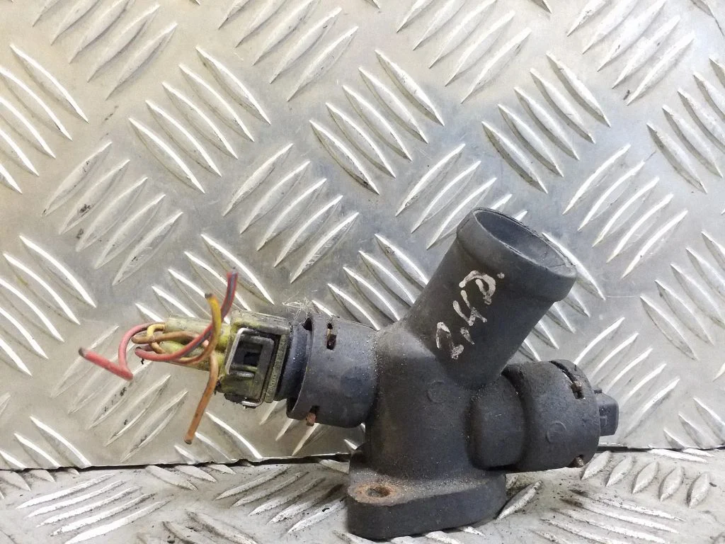 Engine coolant pipe/hose