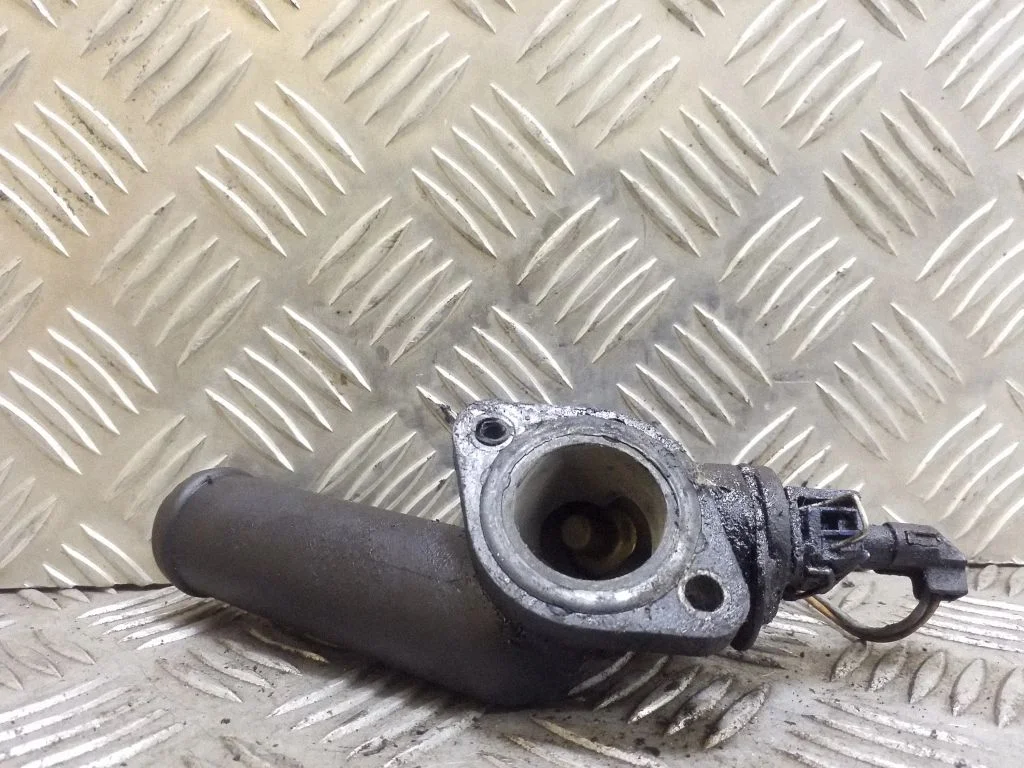 Engine coolant pipe/hose – Volkswagen Transporter - Caravelle T4 (1991-2003)