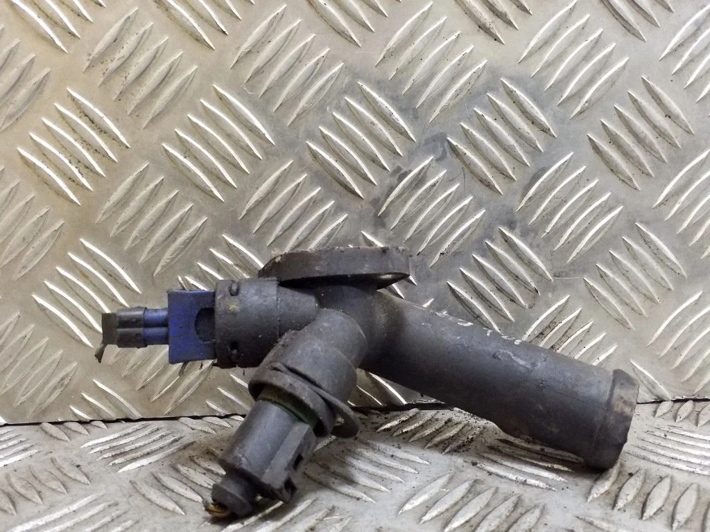 Engine coolant pipe/hose – Volkswagen Transporter - Caravelle T4 (1991-2003)