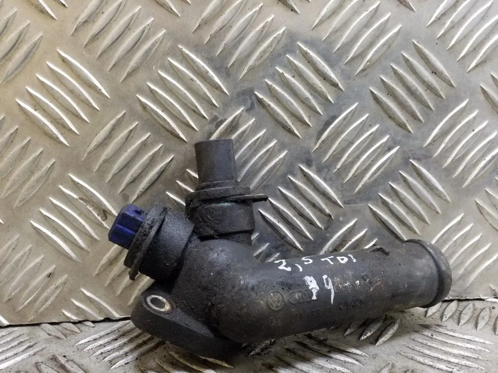 Engine coolant pipe/hose – Volkswagen Transporter - Caravelle T4 (1991-2003)