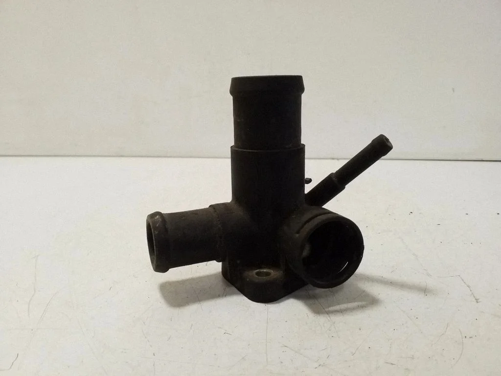 Engine coolant pipe/hose 068121133AE