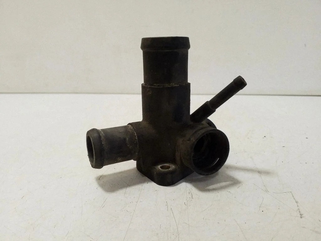 Engine coolant pipe/hose 068121133AF