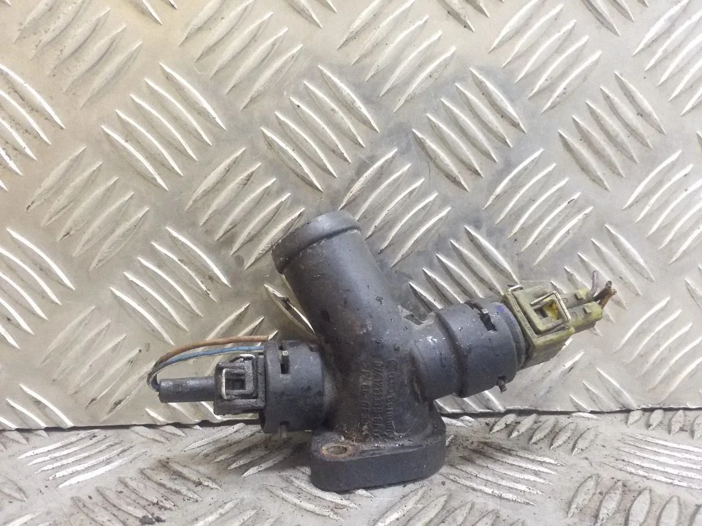 Engine coolant pipe/hose 074121133B
