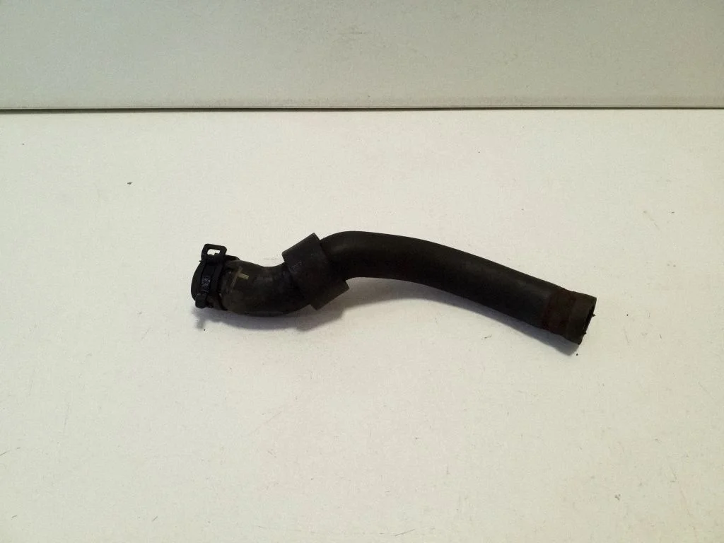 Variklio aušinimo vamzdelis (-ai)/ žarna (-os)