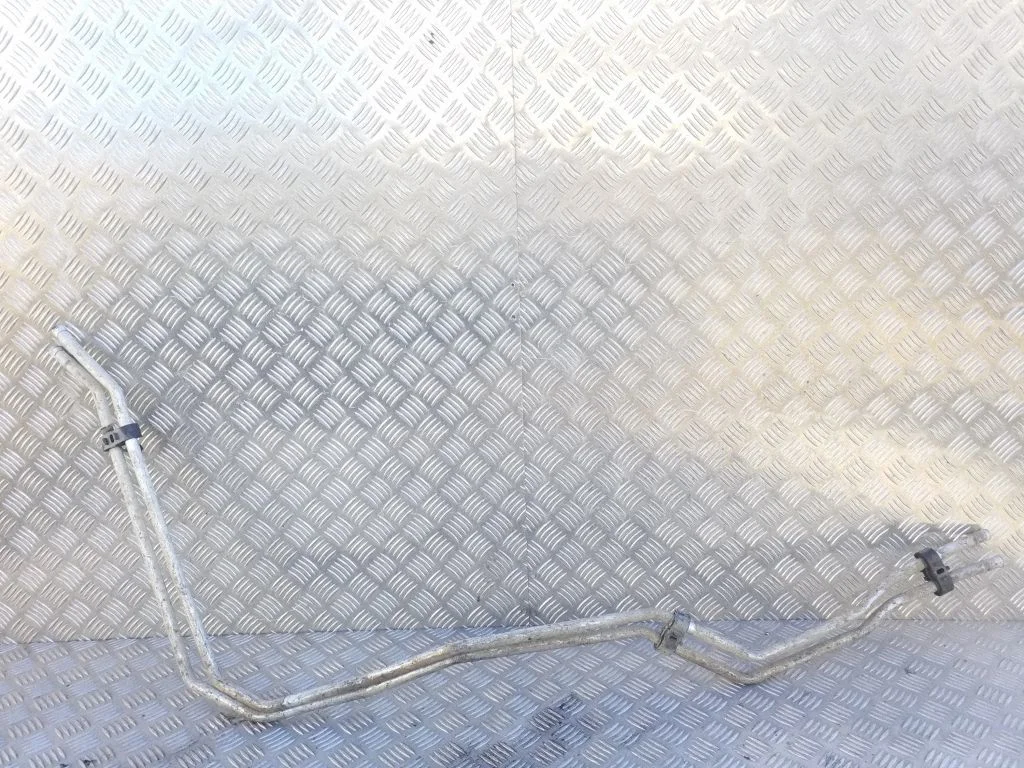 Engine coolant pipe/hose
