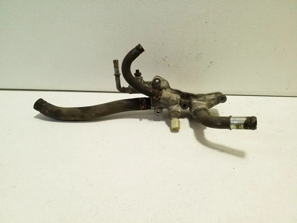 Engine coolant pipe/hose