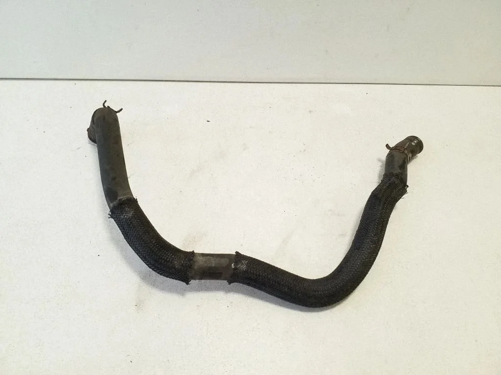 Engine coolant pipe/hose