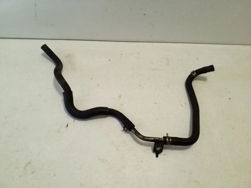Engine coolant pipe/hose