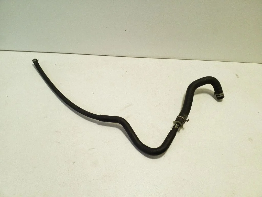 Engine coolant pipe/hose