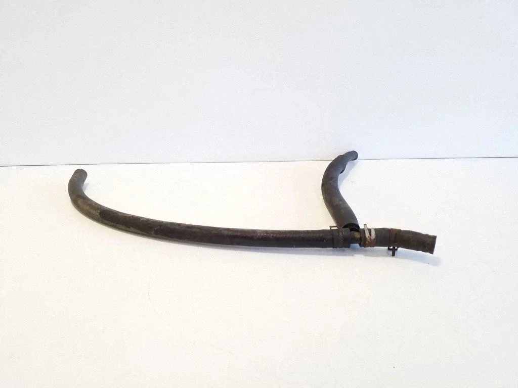 Engine coolant pipe/hose