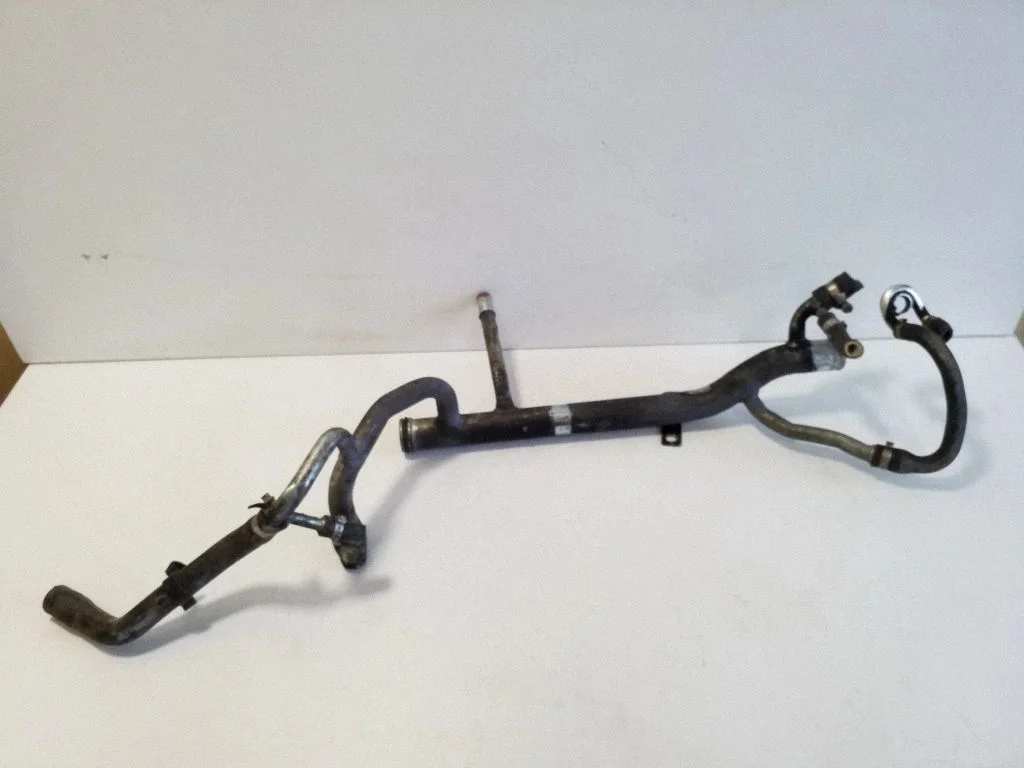 Engine coolant pipe/hose