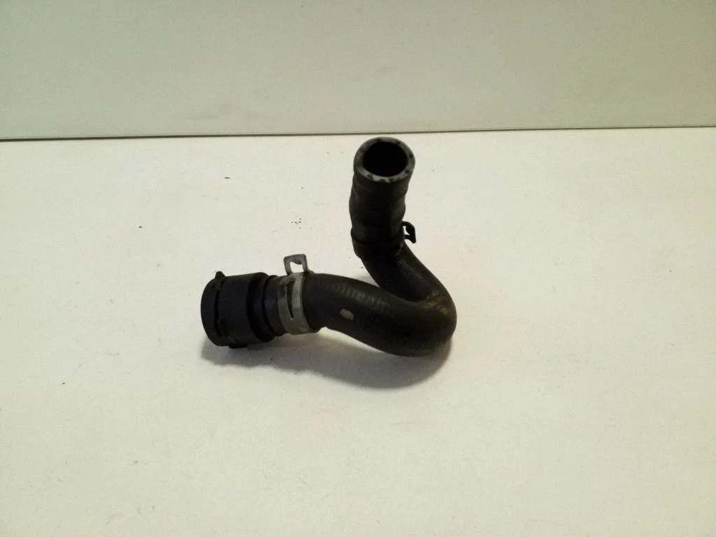 Engine coolant pipe/hose G4D35H370AA