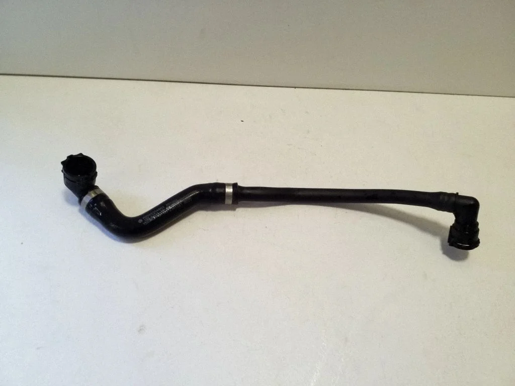 Engine coolant pipe/hose A2068304803