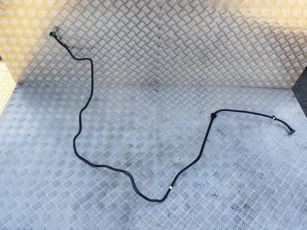Przewody układu chłodzenia silnika 31432845