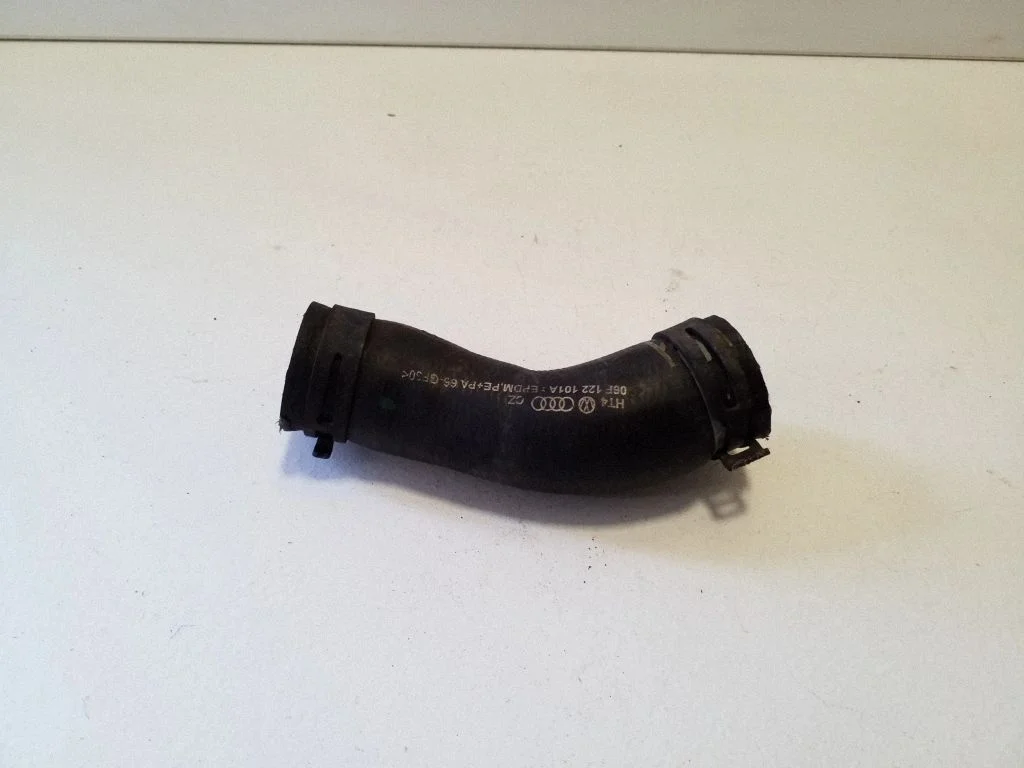 Engine coolant pipe/hose 06F122101A
