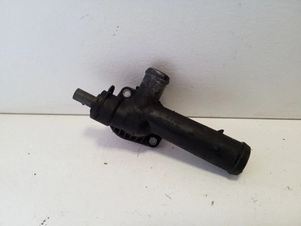 Engine coolant pipe/hose 03L121131S