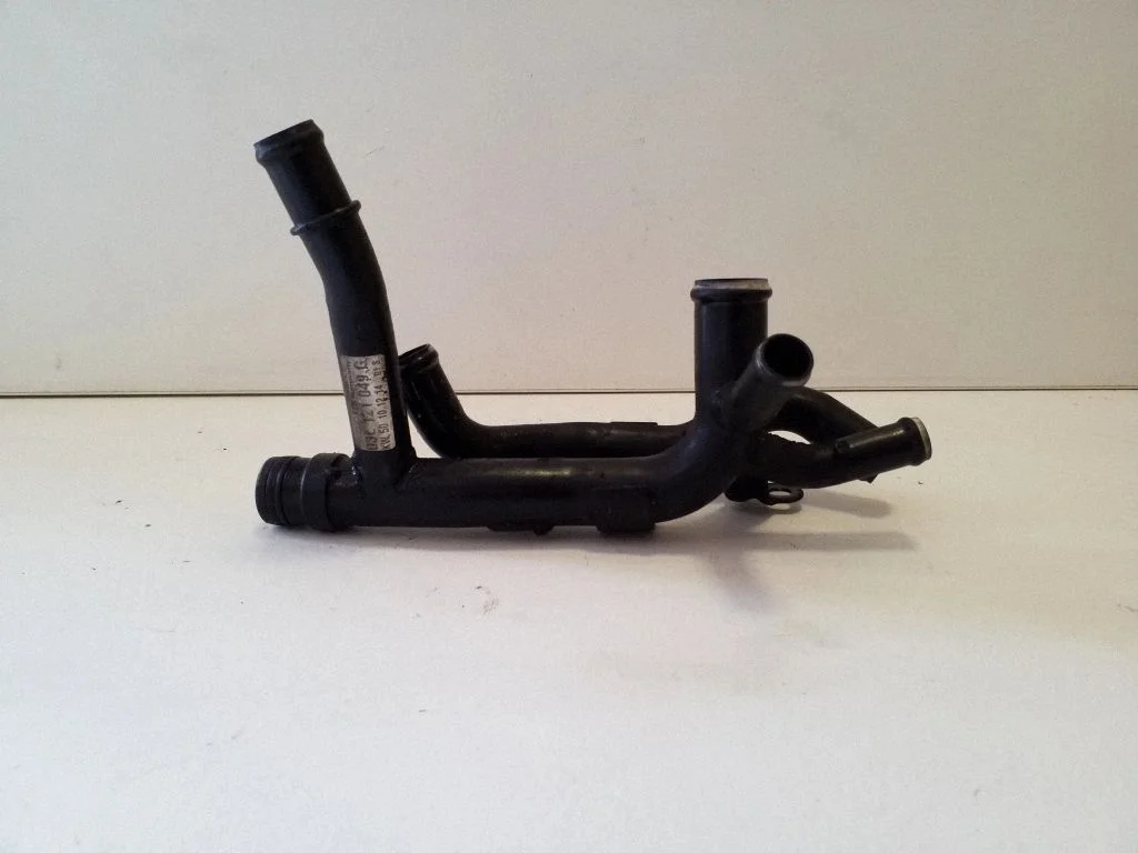 Engine coolant pipe/hose 03L121049G