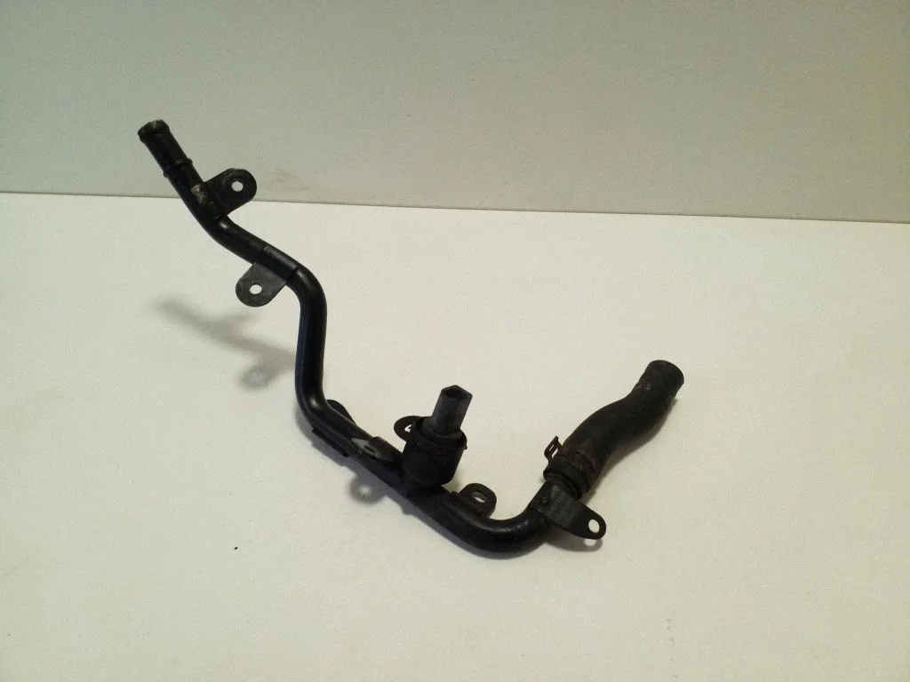 Engine coolant pipe/hose 7E0121086B