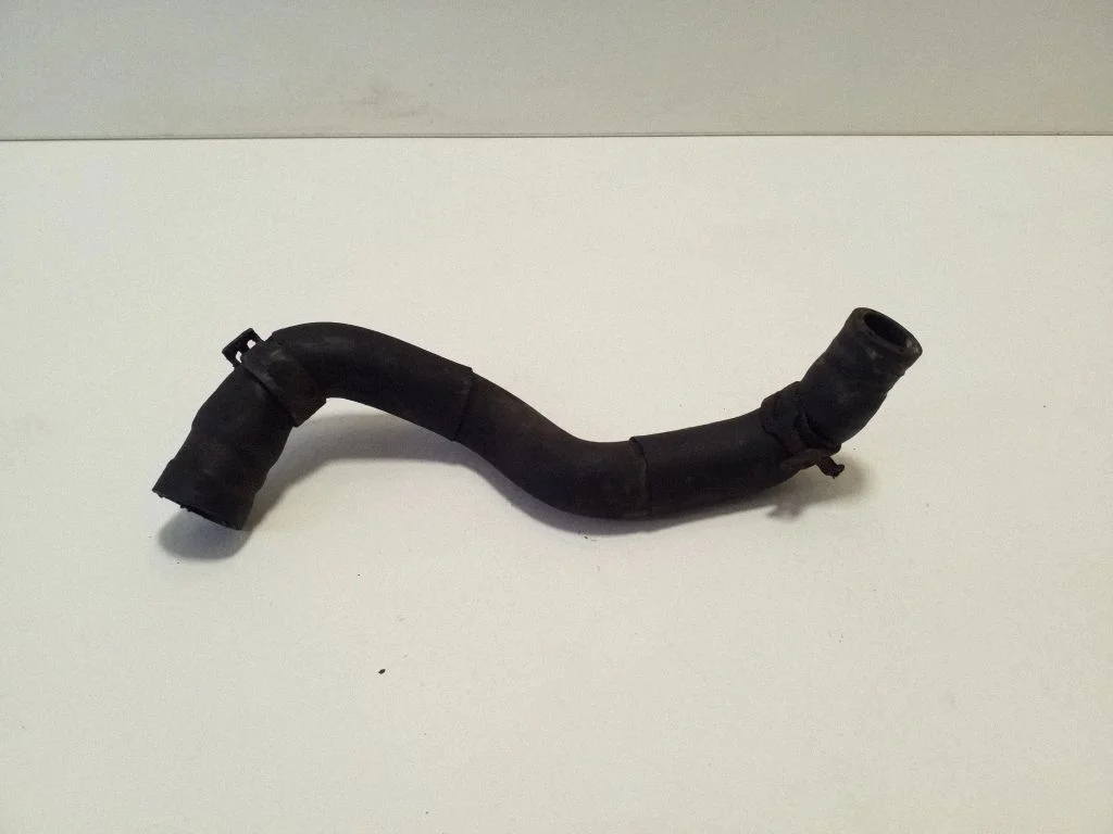 Engine coolant pipe/hose