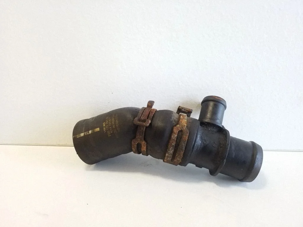 Engine coolant pipe/hose 7E0122051M