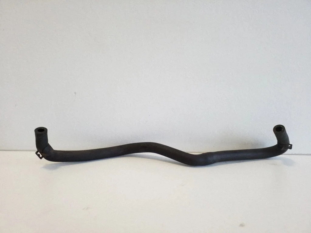 Engine coolant pipe/hose
