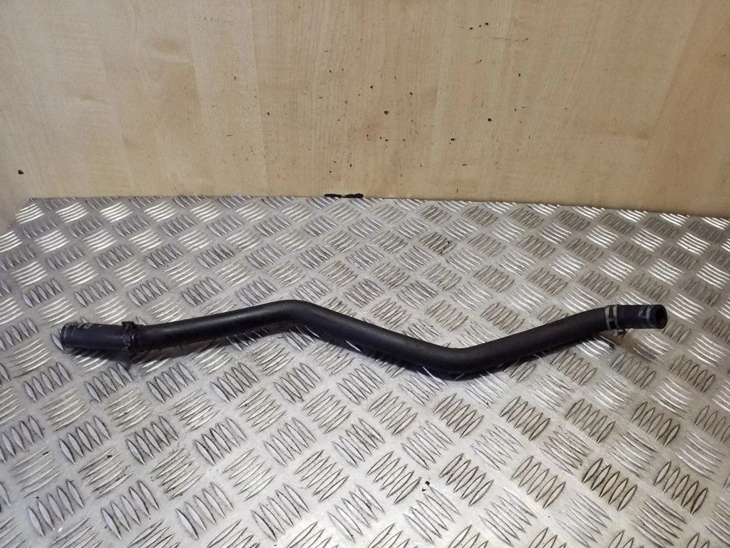 Engine coolant pipe/hose