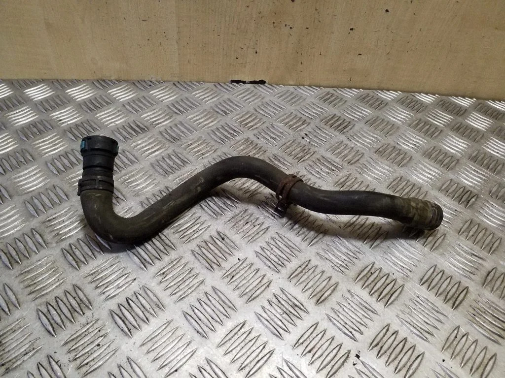 Engine coolant pipe/hose BK2118K590BC