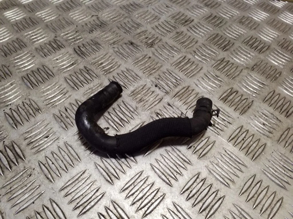 Engine coolant pipe/hose