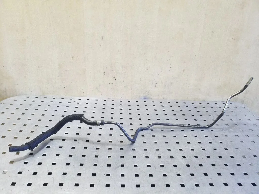 Engine coolant pipe/hose