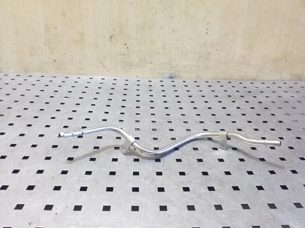 Engine coolant pipe/hose
