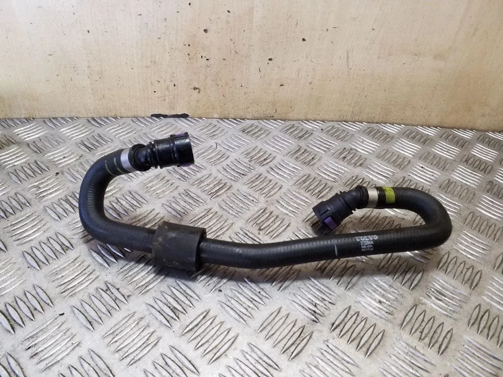 Engine coolant pipe/hose 31338404