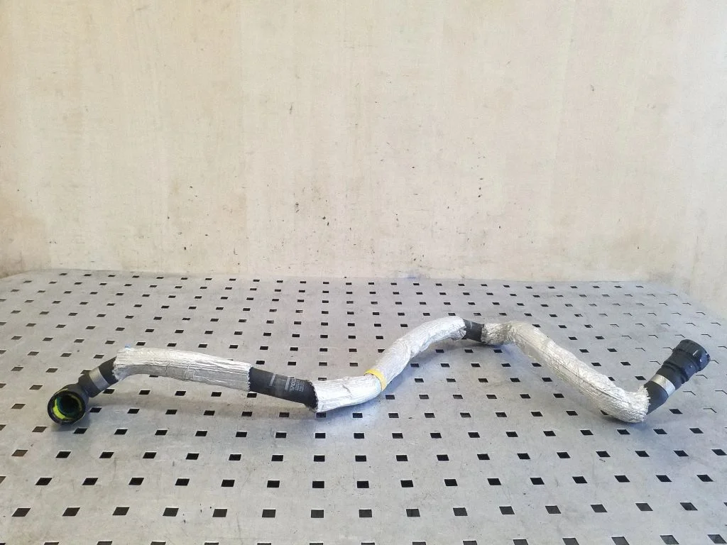 Engine coolant pipe/hose 32252375