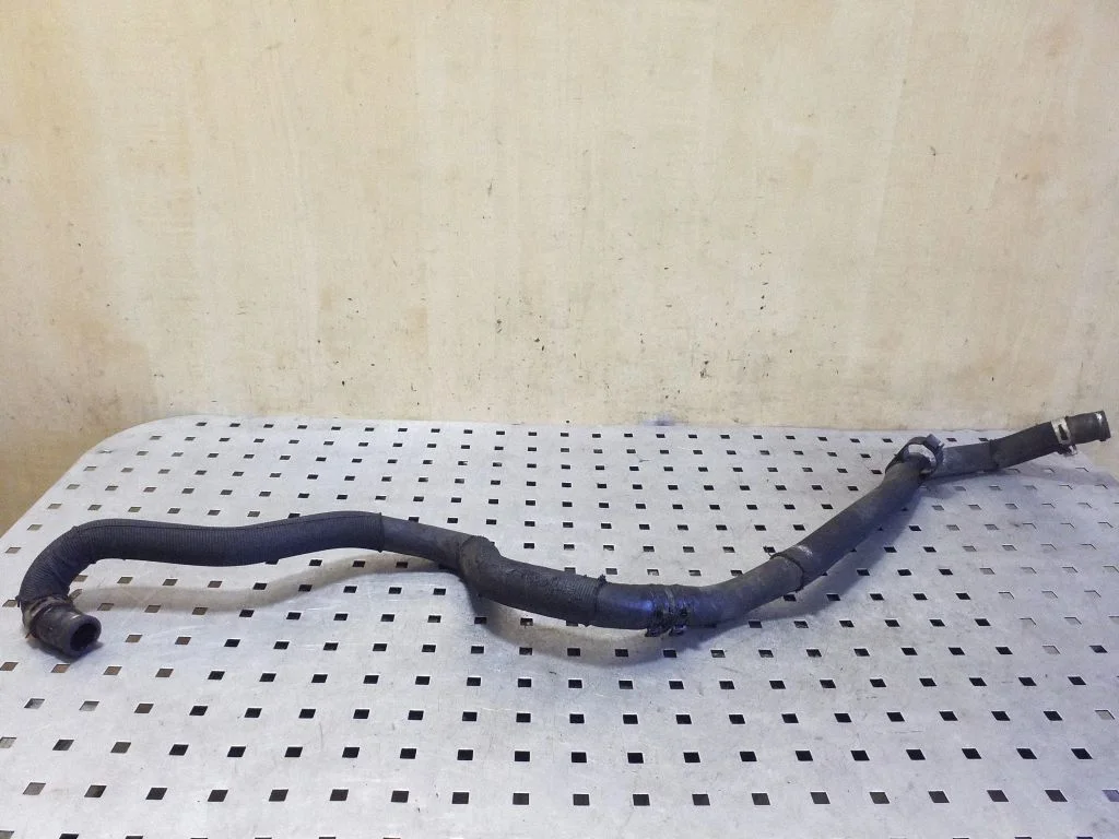 Engine coolant pipe/hose