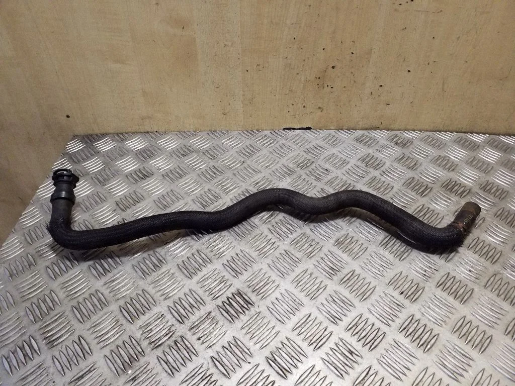 Engine coolant pipe/hose