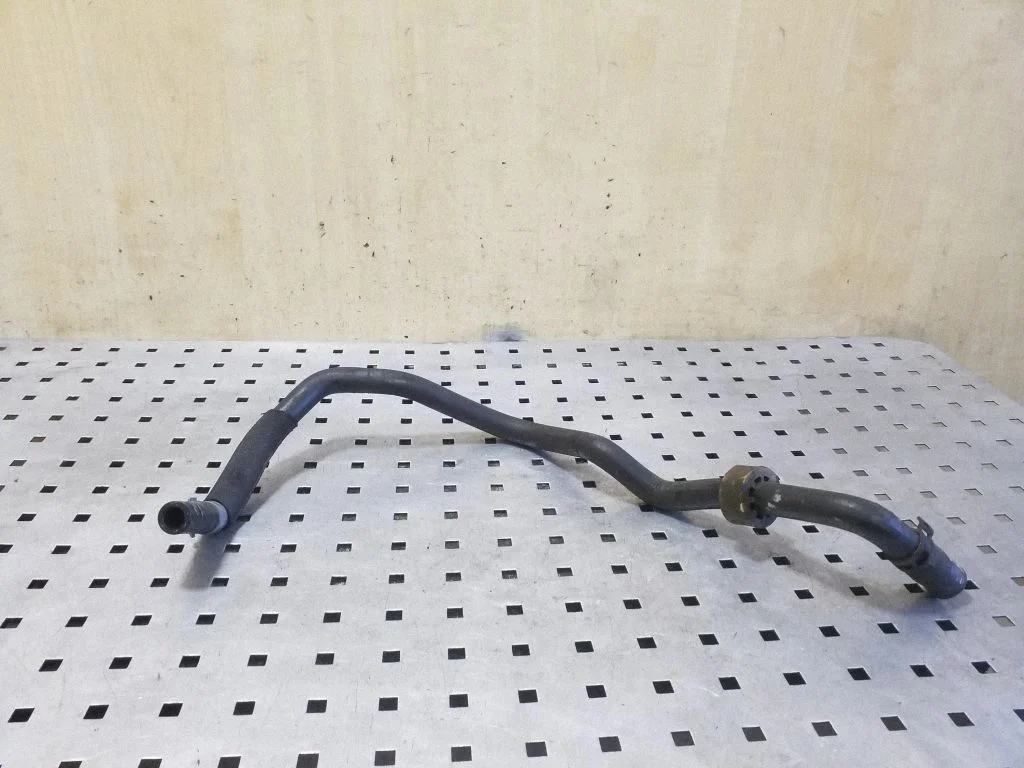 Engine coolant pipe/hose 8J0121109A